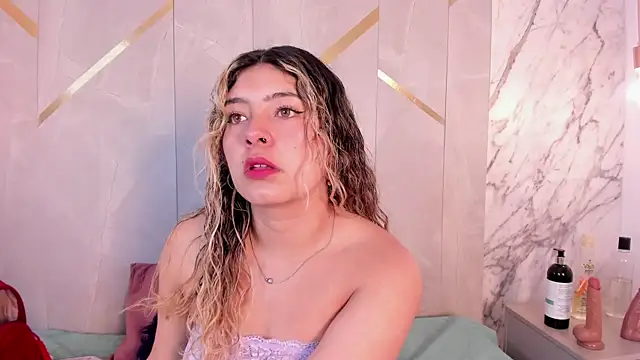 ChloeBelle  online show from 06-18-26, 12:42