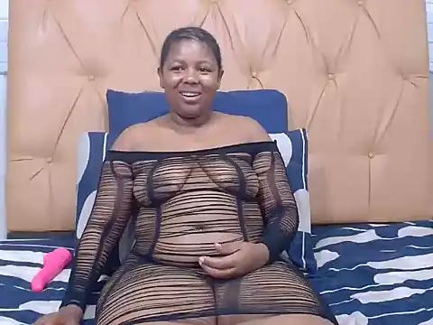 Snapshot of Mellowkittyyellow chatting on 06-21-26, 06:54 Mellowkittyyellow online show from 06-21-26, 06:54