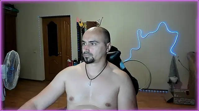 Snapshot of -SexyDaddy- chatting on 07-10-26, 02:41 -SexyDaddy- online show from 07-10-26, 02:41