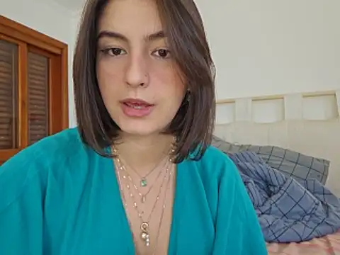Snapshot of Juh_castro chatting on 06-19-26, 05:17 Juh castro online show from 06-19-26, 05:17