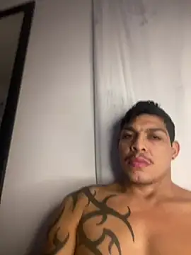 Snapshot of Tatuadomoreno23cm chatting on 07-04-26, 07:53 Tatuadomoreno23cm online show from 07-04-26, 07:53