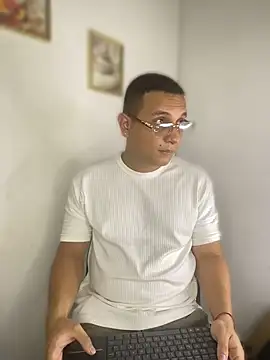 TomasStyl   online show from 06-01-26, 07:48