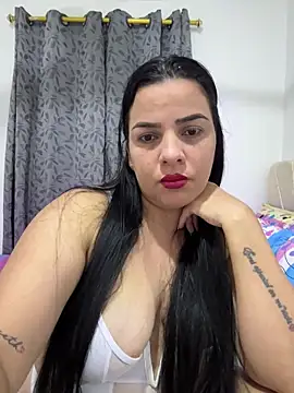 Snapshot of Escarlata2077 chatting on 06-16-26, 02:25 Escarlata2077 online show from 06-16-26, 02:25