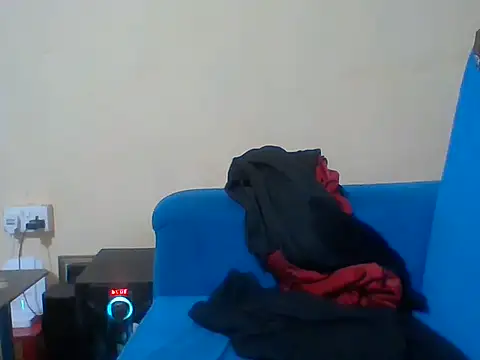 Snapshot of Skylark612 chatting on 06-18-26, 09:25 Skylark612 online show from 06-18-26, 09:25