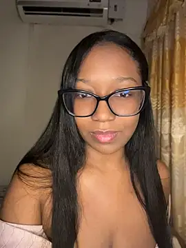Snapshot of chell_iivy chatting on 07-20-26, 05:33 chell iivy online show from 07-20-26, 05:33