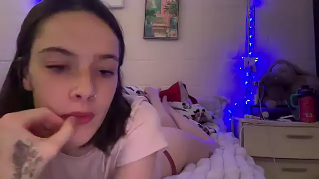 Faithluvv05 online show from 06-01-26, 11:50