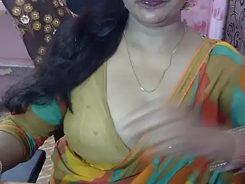 Snapshot of PRIYANKA_023 chatting on 06-18-26, 05:30 PRIYANKA 023 online show from 06-18-26, 05:30