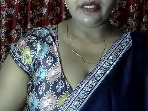 Snapshot of PRIYANKA_023 chatting on 07-06-26, 05:15 PRIYANKA 023 online show from 07-06-26, 05:15