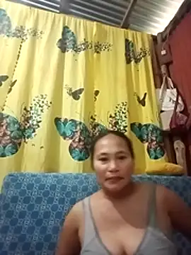 Snapshot of Queenslay chatting on 07-08-26, 10:25 Queenslay online show from 07-08-26, 10:25