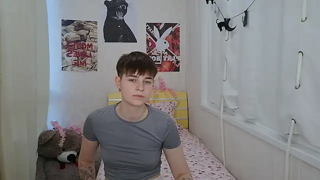 EmyHills online show from 06-21-26, 04:53