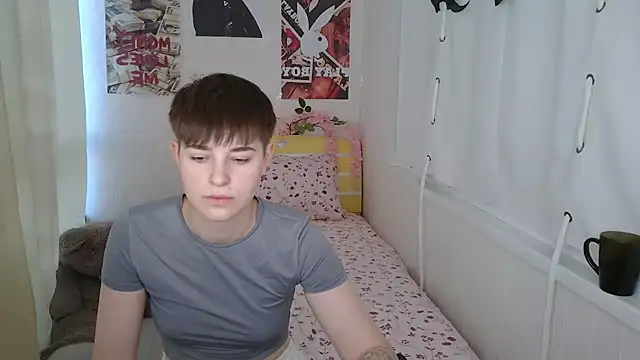 EmyHills online show from 06-27-26, 01:39