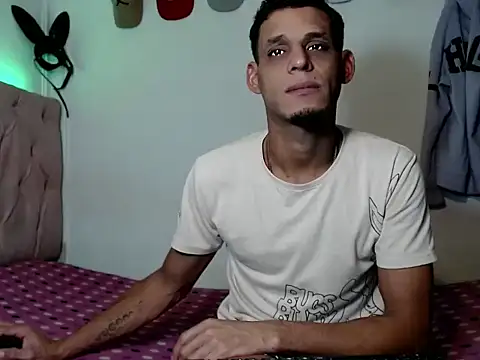 Snapshot of Brendt_Hotx chatting on 06-25-26, 12:54 Brendt Hotx online show from 06-25-26, 12:54