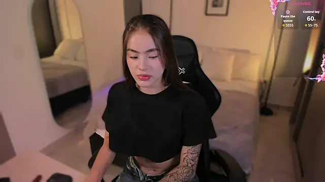 LizzyColins online show from 07-16-26, 06:47
