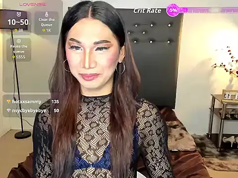UrSeductiveCriselda online show from 06-18-26, 04:44