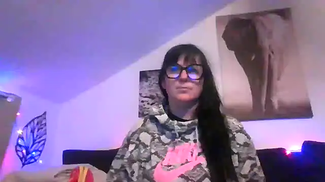 Snapshot of sexujuly88 chatting on 12-17-25, 10:16 sexujuly88 online show from 12-17-25, 10:16