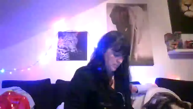 Snapshot of sexujuly88 chatting on 12-20-25, 11:34 sexujuly88 online show from 12-20-25, 11:34