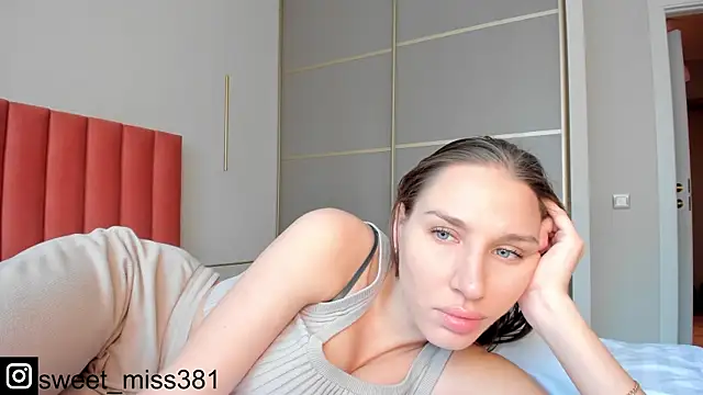 SofiClimbing online show from 12-09-24, 05:18