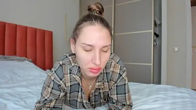 SofiClimbing online show from 02-02-25, 02:38