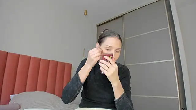 SofiClimbing online show from 02-10-25, 02:41