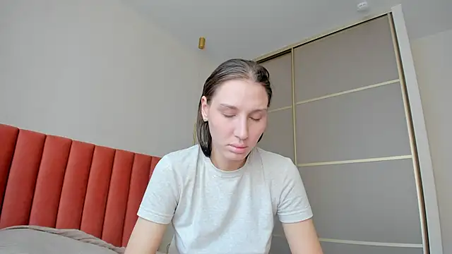 SofiClimbing online show from 03-17-25, 05:23