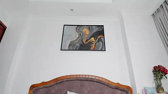 SofiClimbing online show from 10-06-25, 06:22