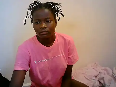 BerryJulie online show from 06-17-26, 05:54