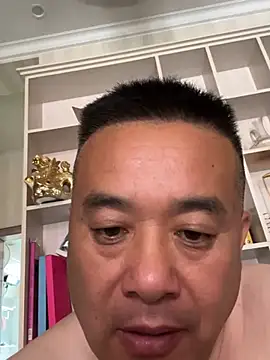 Snapshot of woailllll chatting on 07-18-26, 01:10 woailllll online show from 07-18-26, 01:10