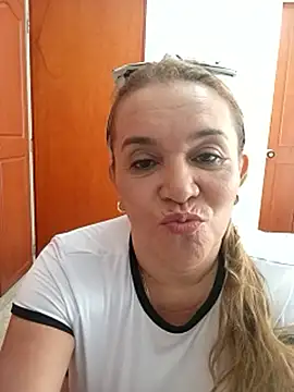 Sara hilton02 online show from 06-14-26, 02:30