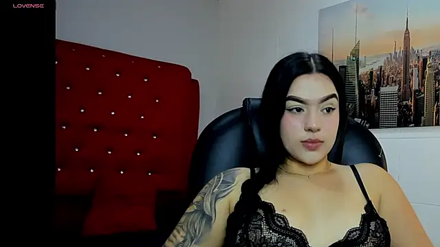 Snapshot of jenn_pink chatting on 06-09-26, 04:35 jenn pink online show from 06-09-26, 04:35