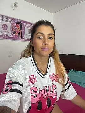 Snapshot of Ariza_a chatting on 07-24-26, 07:23 Ariza a online show from 07-24-26, 07:23