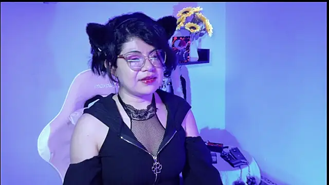 Snapshot of Meow_cat4 chatting on 07-22-26, 05:49 Meow cat4 online show from 07-22-26, 05:49