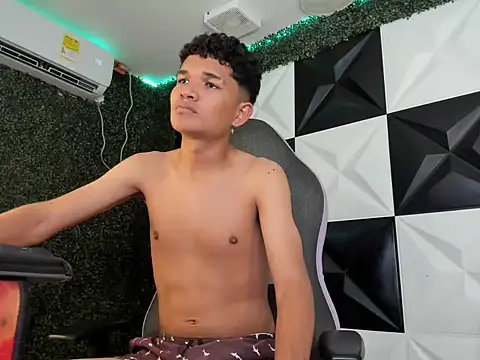 davexxx  online show from 07-04-26, 11:44