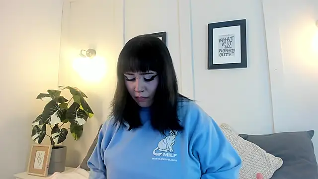 Snapshot of annyy_catt chatting on 06-12-26, 03:38 annyy catt online show from 06-12-26, 03:38
