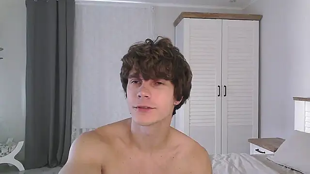 Snapshot of Eric_Crush chatting on 07-27-26, 03:57 Eric Crush online show from 07-27-26, 03:57