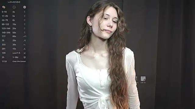 Snapshot of BellaTear chatting on 06-14-26, 07:10 BellaTear online show from 06-14-26, 07:10