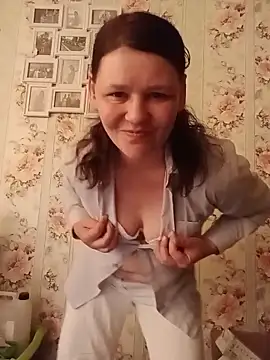 KellyCarter  online show from 06-17-26, 01:45
