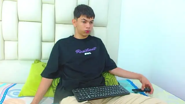 LoganNaughty online show from 06-03-26, 12:41