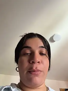 Snapshot of Siri_Luxx chatting on 06-25-26, 04:11 Siri Luxx online show from 06-25-26, 04:11