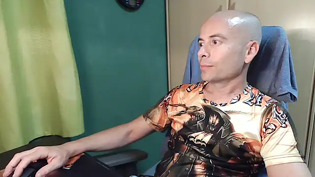 Snapshot of Golfo-83 chatting on 06-02-26, 08:55 Golfo-83 online show from 06-02-26, 08:55