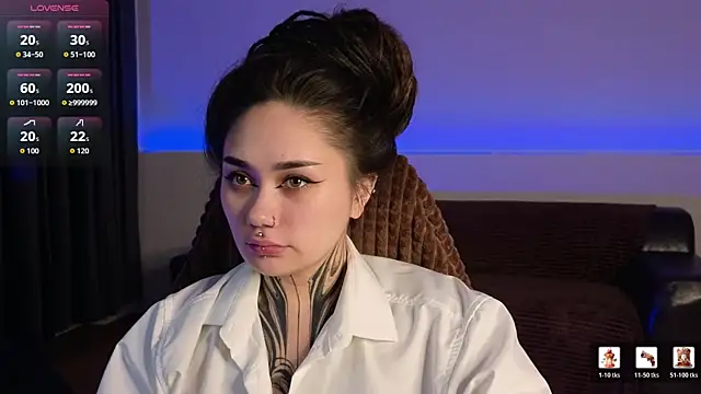Snapshot of KarenHotFlirt chatting on 06-12-26, 03:00 KarenHotFlirt online show from 06-12-26, 03:00