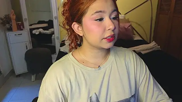 Snapshot of attenea_cutte chatting on 06-13-26, 01:31 attenea cutte online show from 06-13-26, 01:31