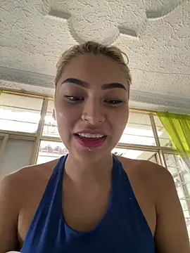 Snapshot of NatalieSterling chatting on 07-11-26, 02:09 NatalieSterling online show from 07-11-26, 02:09