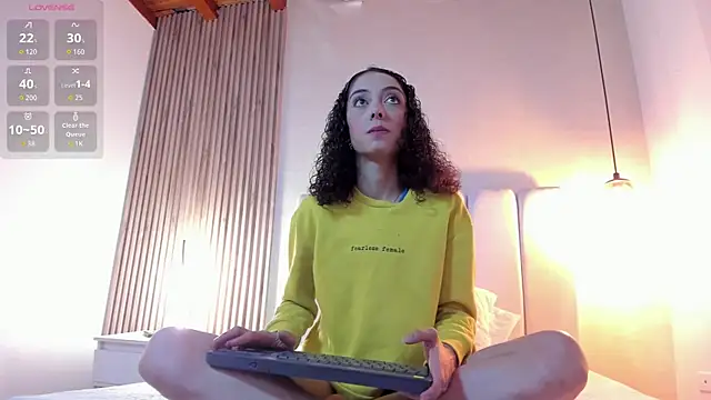 Curlywet online show from 06-06-26, 07:51