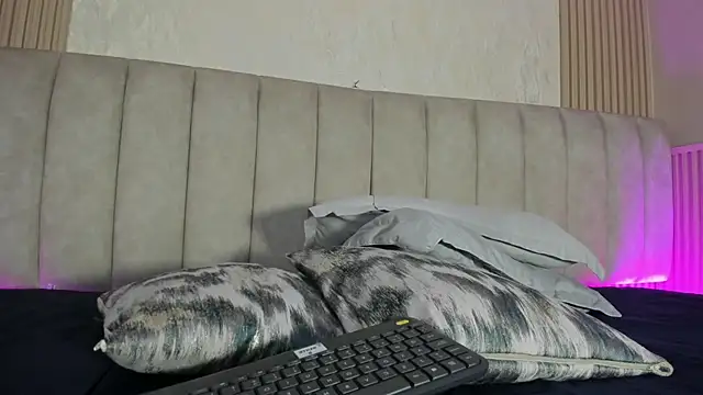 julimonroe  online show from 07-10-26, 01:21