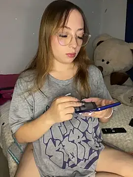 Caamii  online show from 06-30-26, 04:13