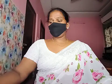 Snapshot of Meenakshy chatting on 06-26-26, 08:41 Meenakshy online show from 06-26-26, 08:41