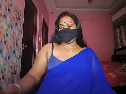 Snapshot of Meenakshy chatting on 07-09-26, 03:38 Meenakshy online show from 07-09-26, 03:38