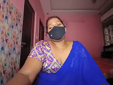 Snapshot of Meenakshy chatting on 07-10-26, 04:50 Meenakshy online show from 07-10-26, 04:50