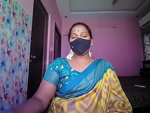 Snapshot of Meenakshy chatting on 07-21-26, 06:05 Meenakshy online show from 07-21-26, 06:05