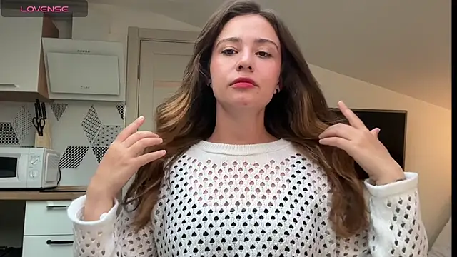 Clara June online show from 07-03-26, 02:34